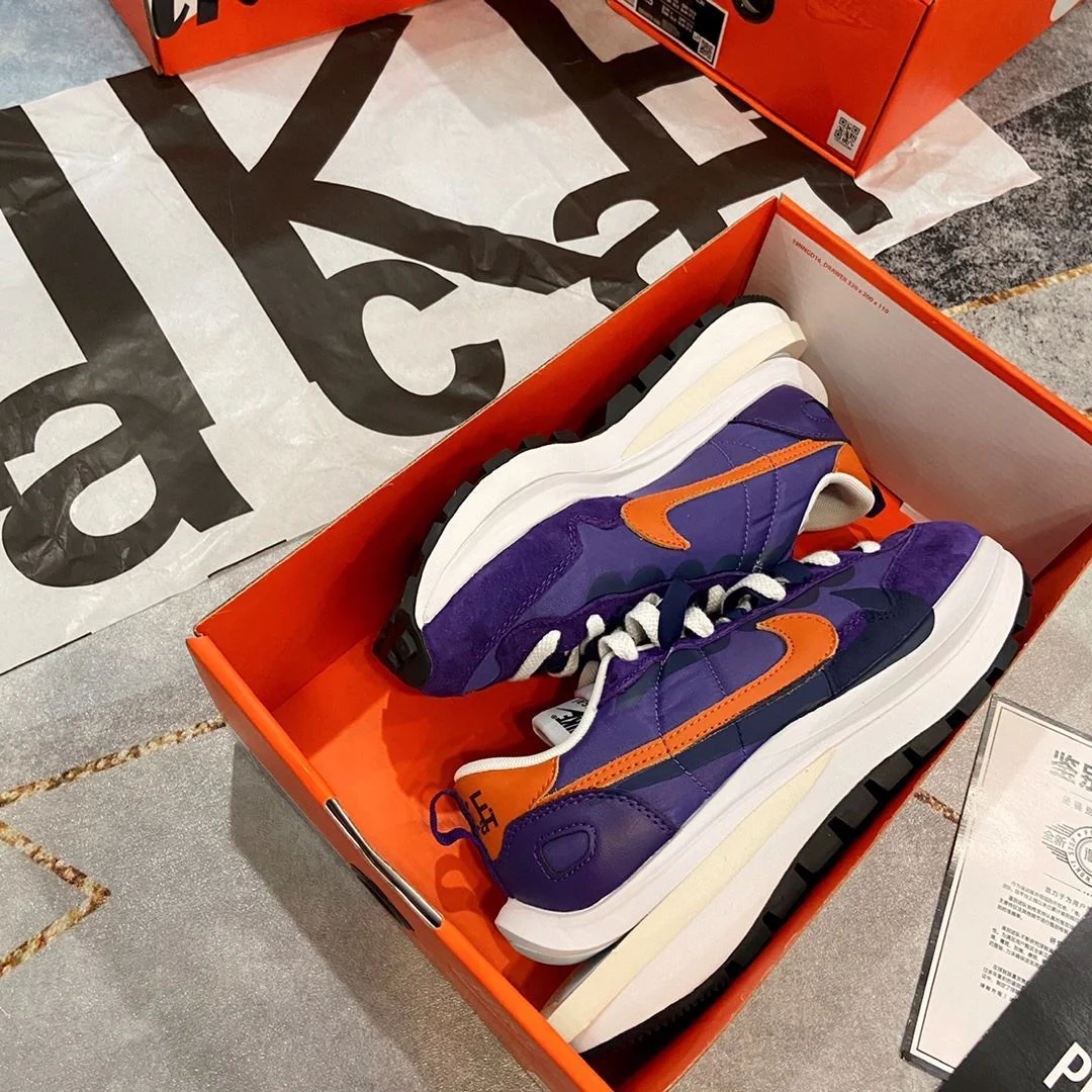 Effortless Sacai x Nike VaporWaffle Shoes 33485