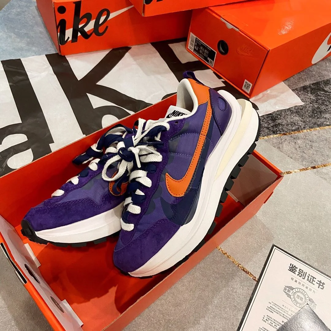Effortless Sacai x Nike VaporWaffle Shoes 33485