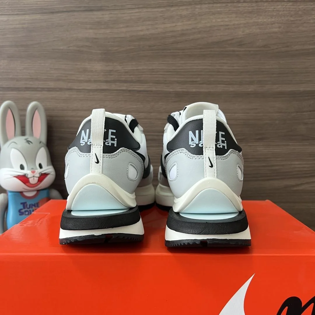 Sacai x Nike VaporWaffle Shoes Trendsetting 33467
