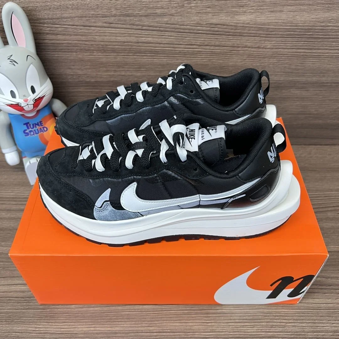 Neat Sacai x Nike VaporWaffle Shoes 33472