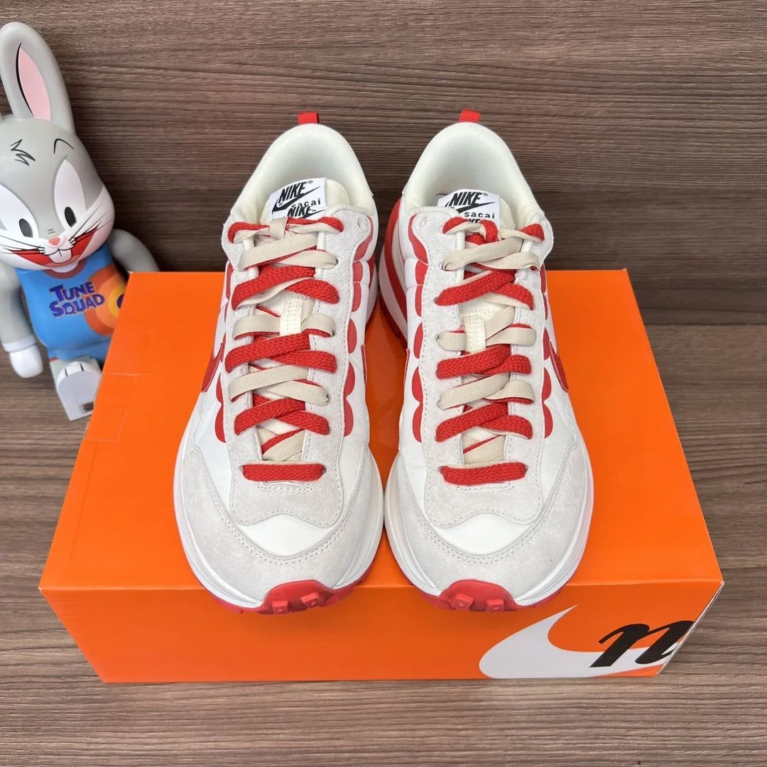 Durable Sacai x Nike VaporWaffle Shoes 33471
