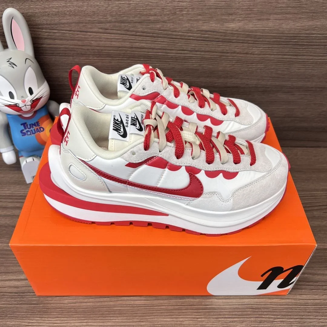 Durable Sacai x Nike VaporWaffle Shoes 33471