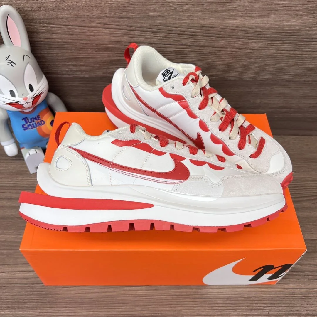 Durable Sacai x Nike VaporWaffle Shoes 33471