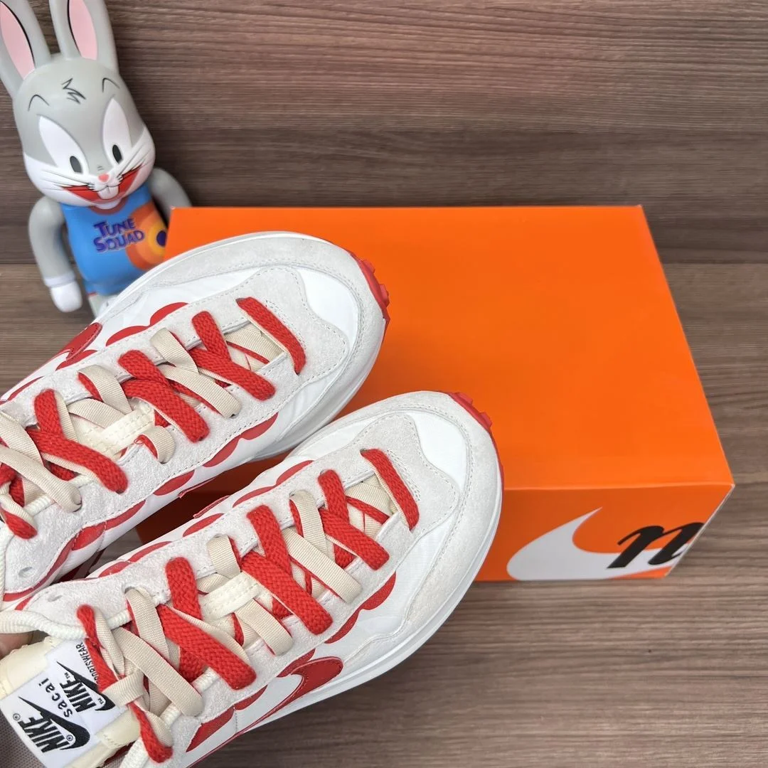 Durable Sacai x Nike VaporWaffle Shoes 33471