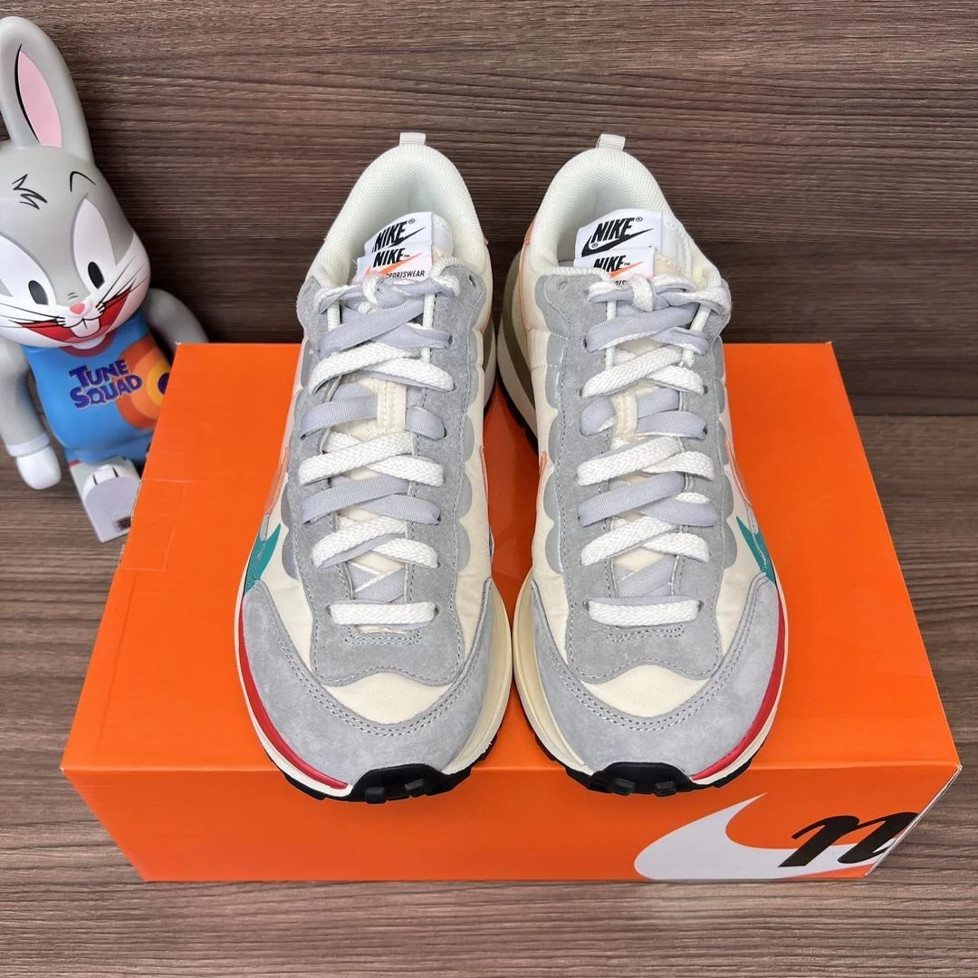 Sacai x Nike VaporWaffle Shoes WaterResistant 33460