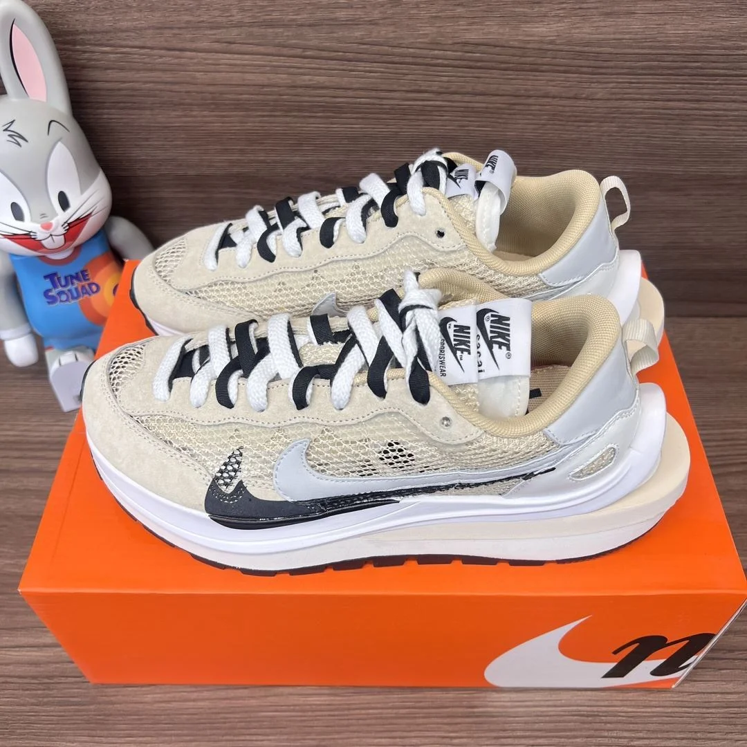 Sacai x Nike VaporWaffle Shoes TimelessDesign 33462