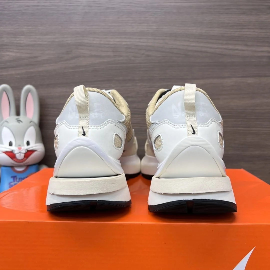Sacai x Nike VaporWaffle Shoes TimelessDesign 33462