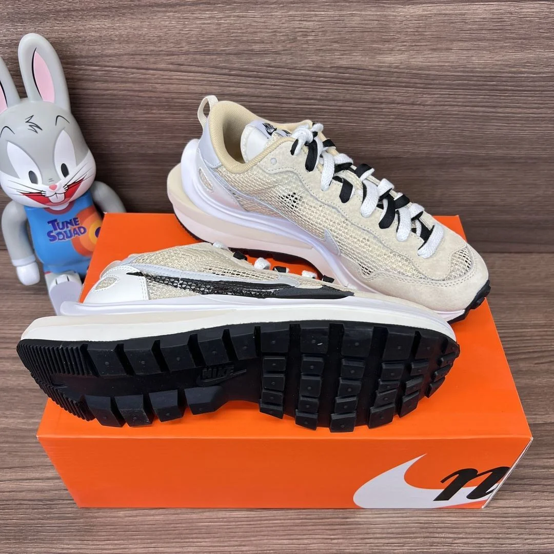 Sacai x Nike VaporWaffle Shoes TimelessDesign 33462