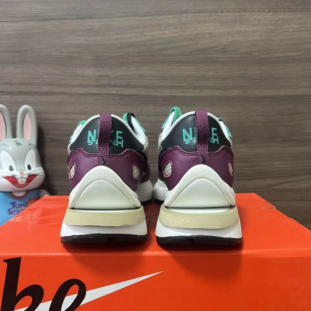 Cozy Sacai x Nike VaporWaffle Shoes 33474