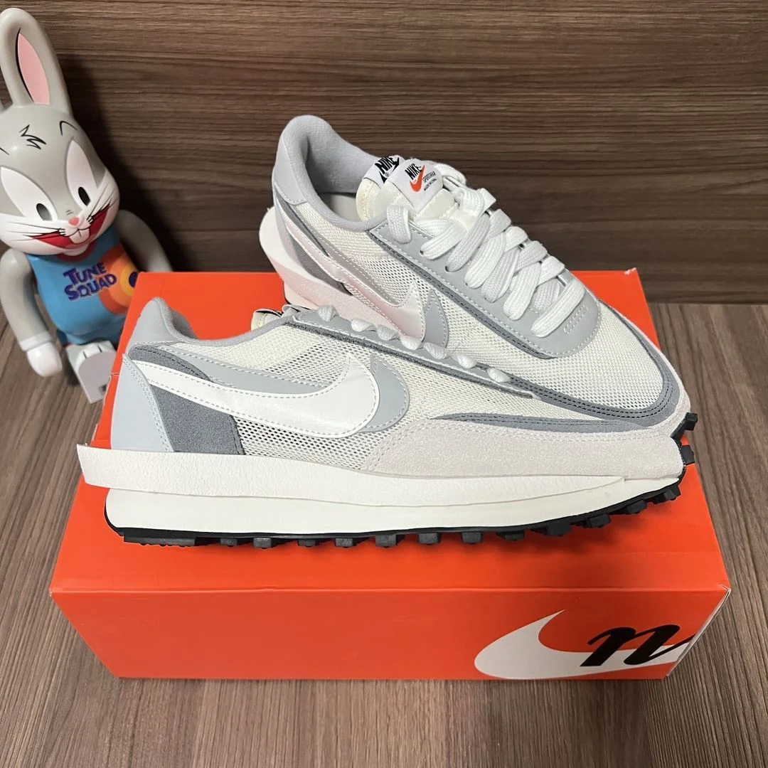 Timeless Sacai x Nike VaporWaffle Shoes 33442