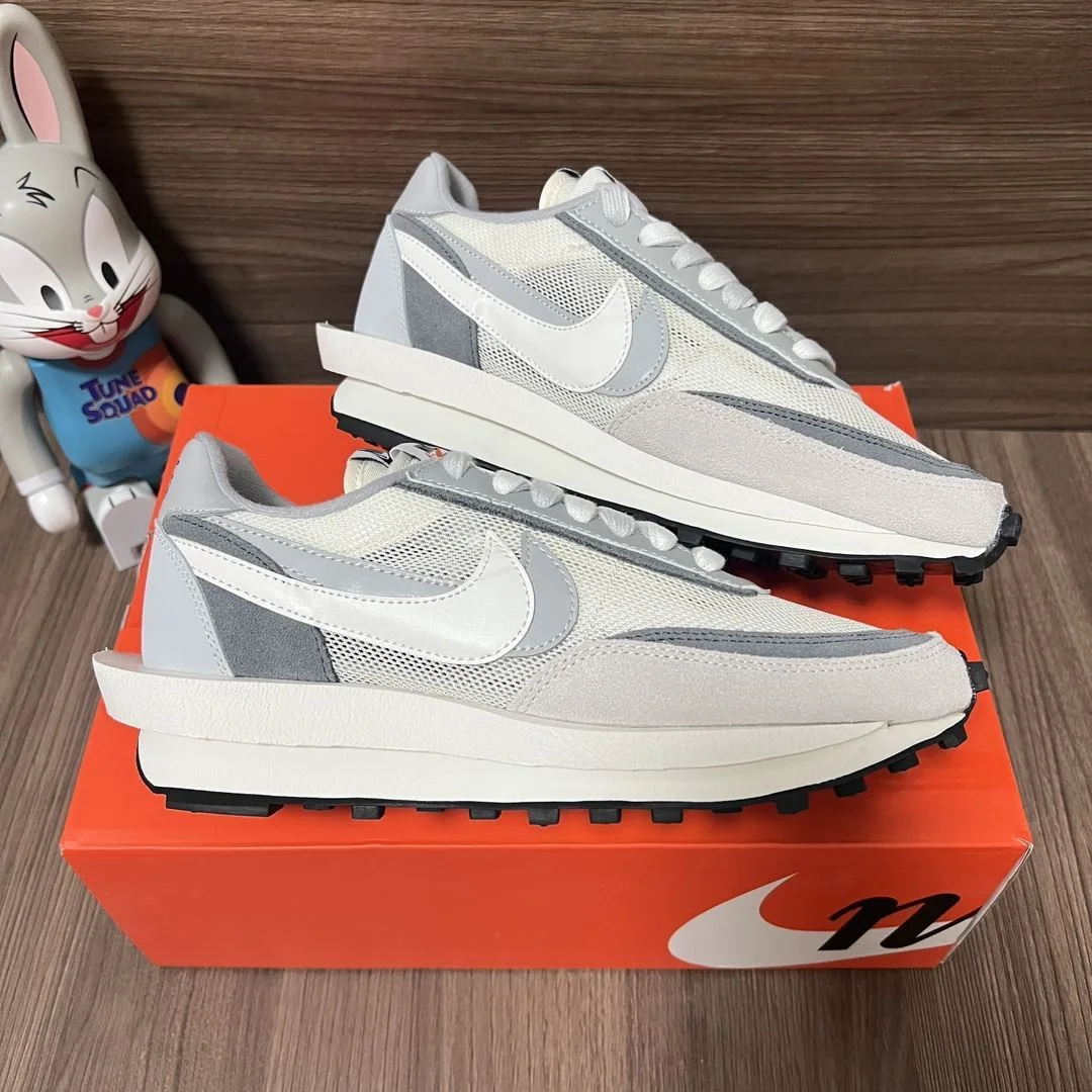 Timeless Sacai x Nike VaporWaffle Shoes 33442