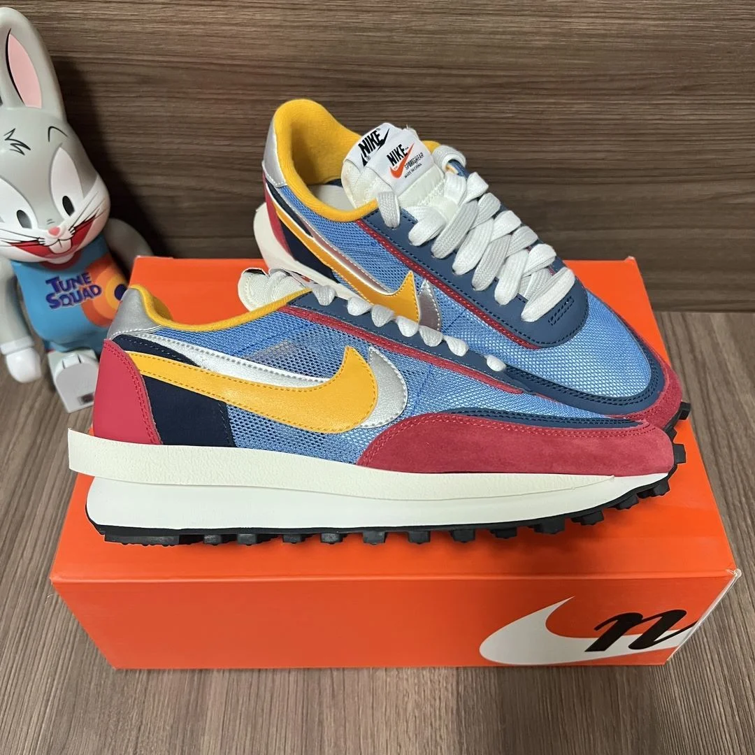 FashionForward Sacai x Nike VaporWaffle Shoes 33457