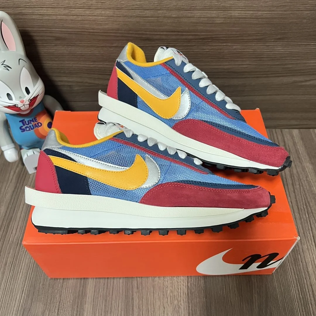 FashionForward Sacai x Nike VaporWaffle Shoes 33457