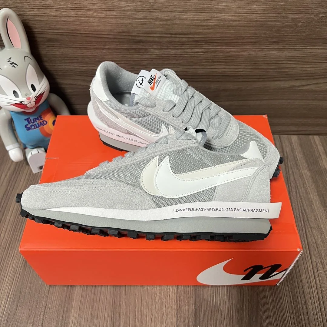StreetReady Sacai x Nike VaporWaffle Shoes 33447