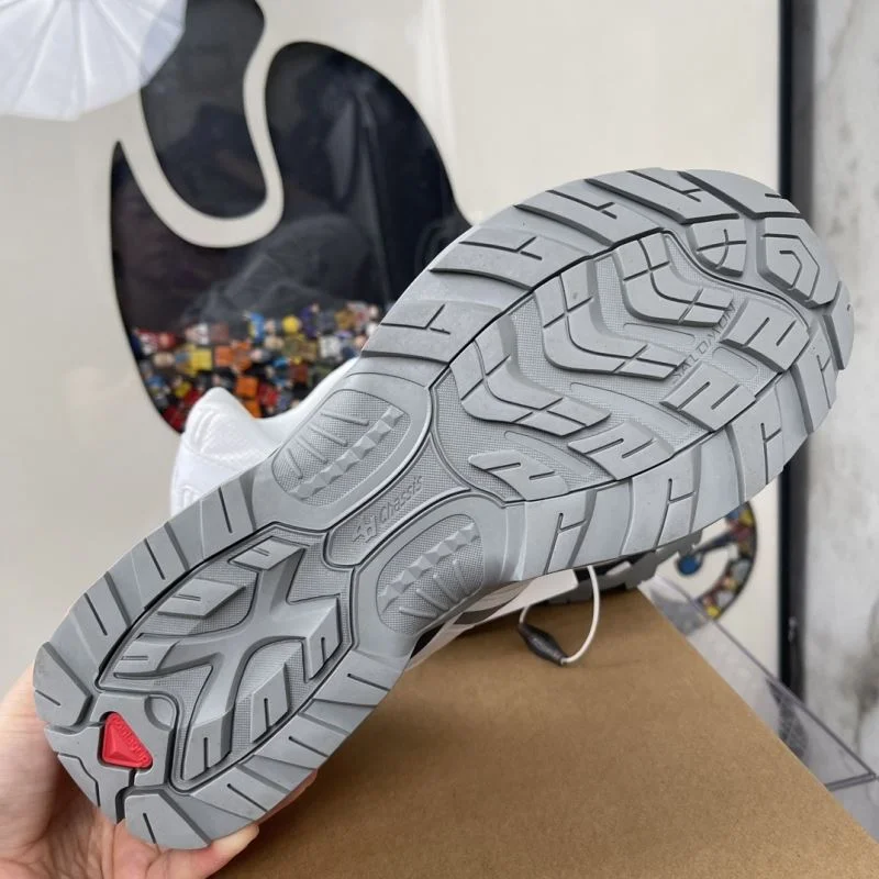 RelaxedFit Salomon Shoes 4103