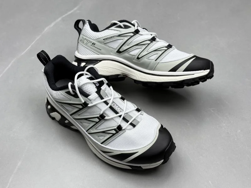 Supportive Salomon Shoes 4092