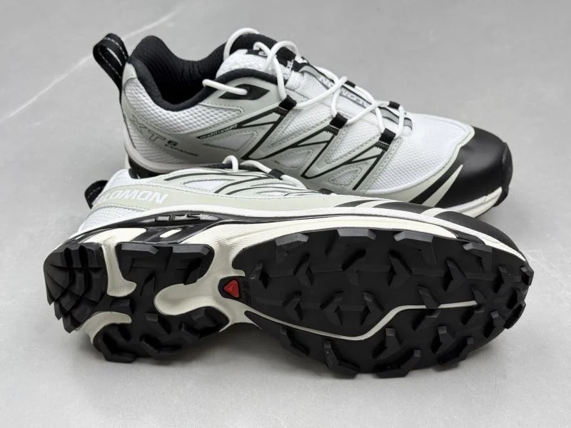 Supportive Salomon Shoes 4092