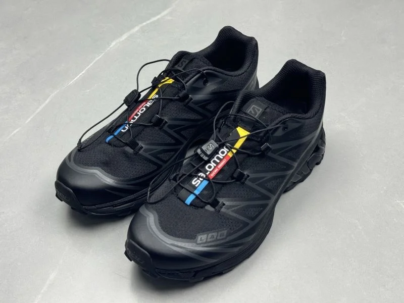 WaterResistant Salomon Shoes 4081