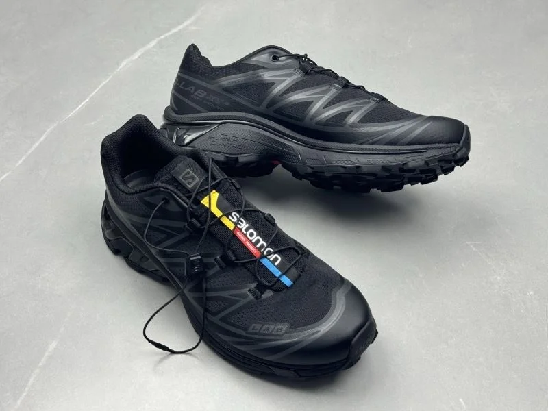 WaterResistant Salomon Shoes 4081