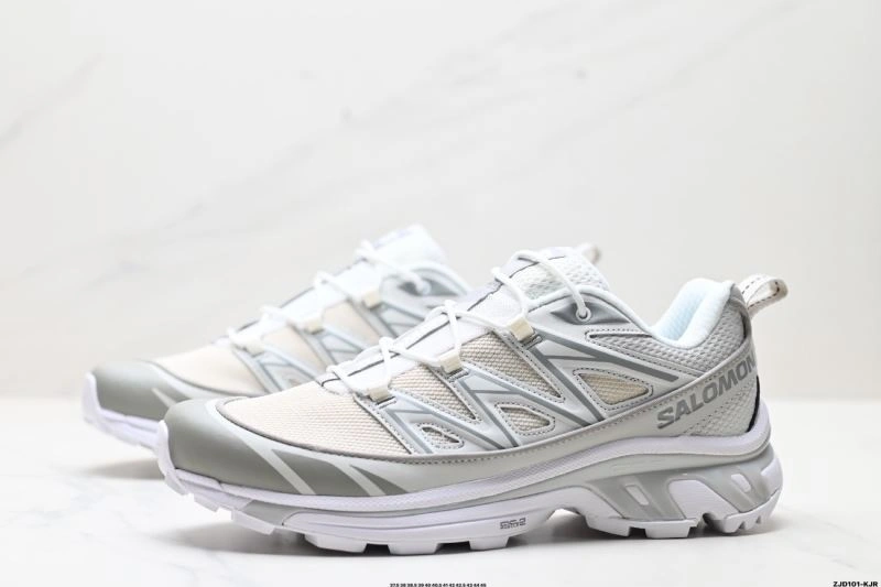 Functional Salomon Shoes 2904