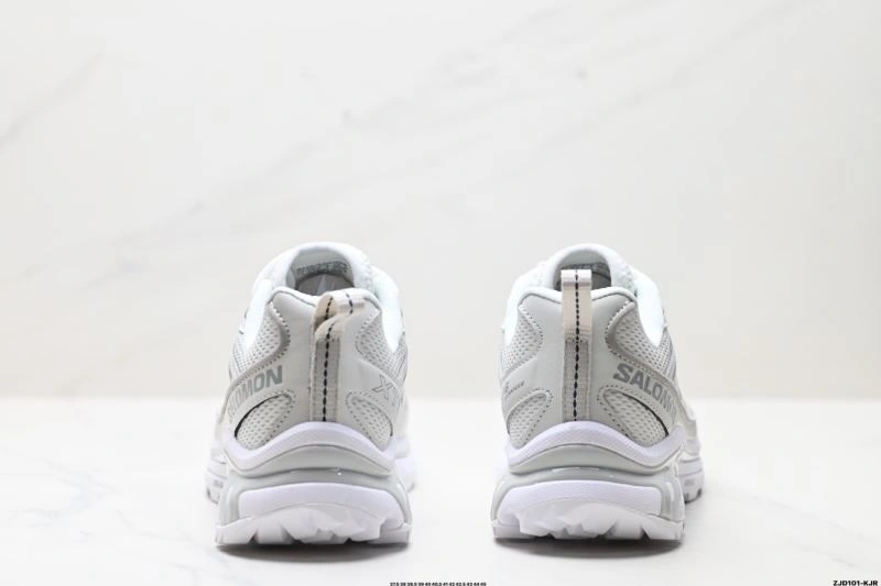 Functional Salomon Shoes 2904