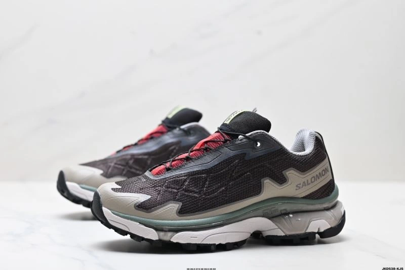 Fashionable Salomon Shoes 1723