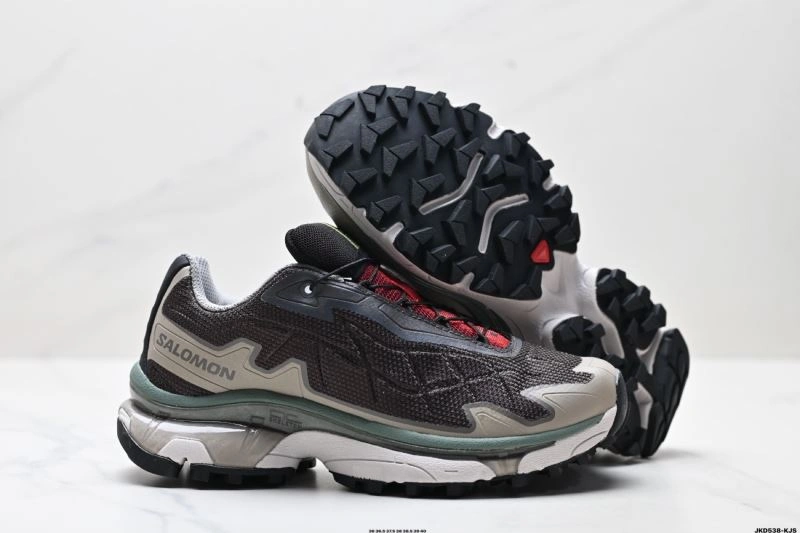Fashionable Salomon Shoes 1723