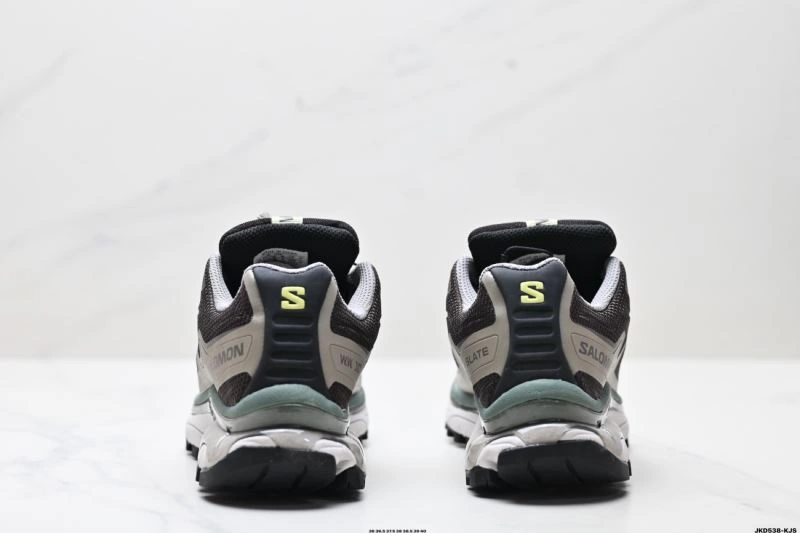 Fashionable Salomon Shoes 1723