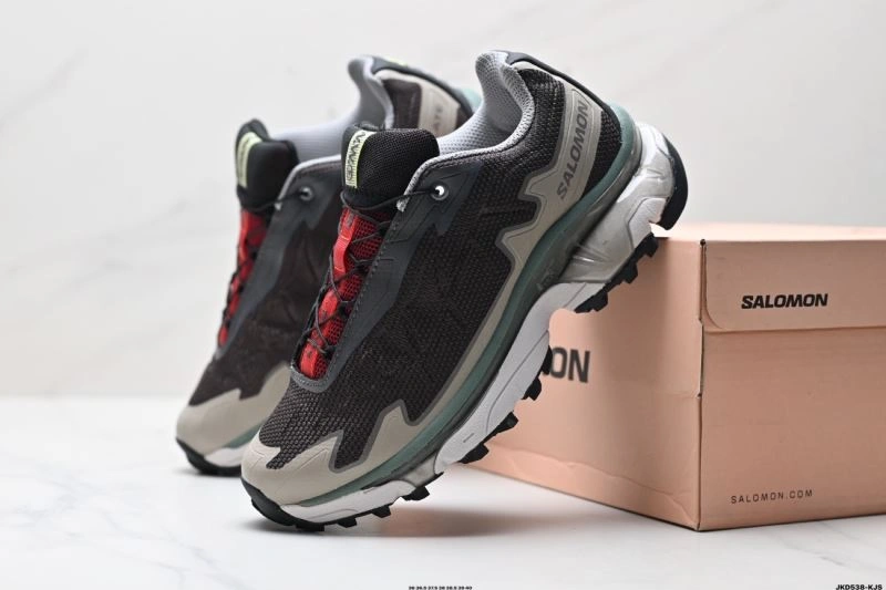 Fashionable Salomon Shoes 1723
