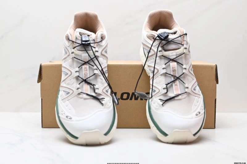 Salomon Shoes Bright 1720