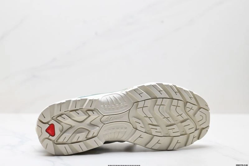 Salomon Shoes Bright 1720
