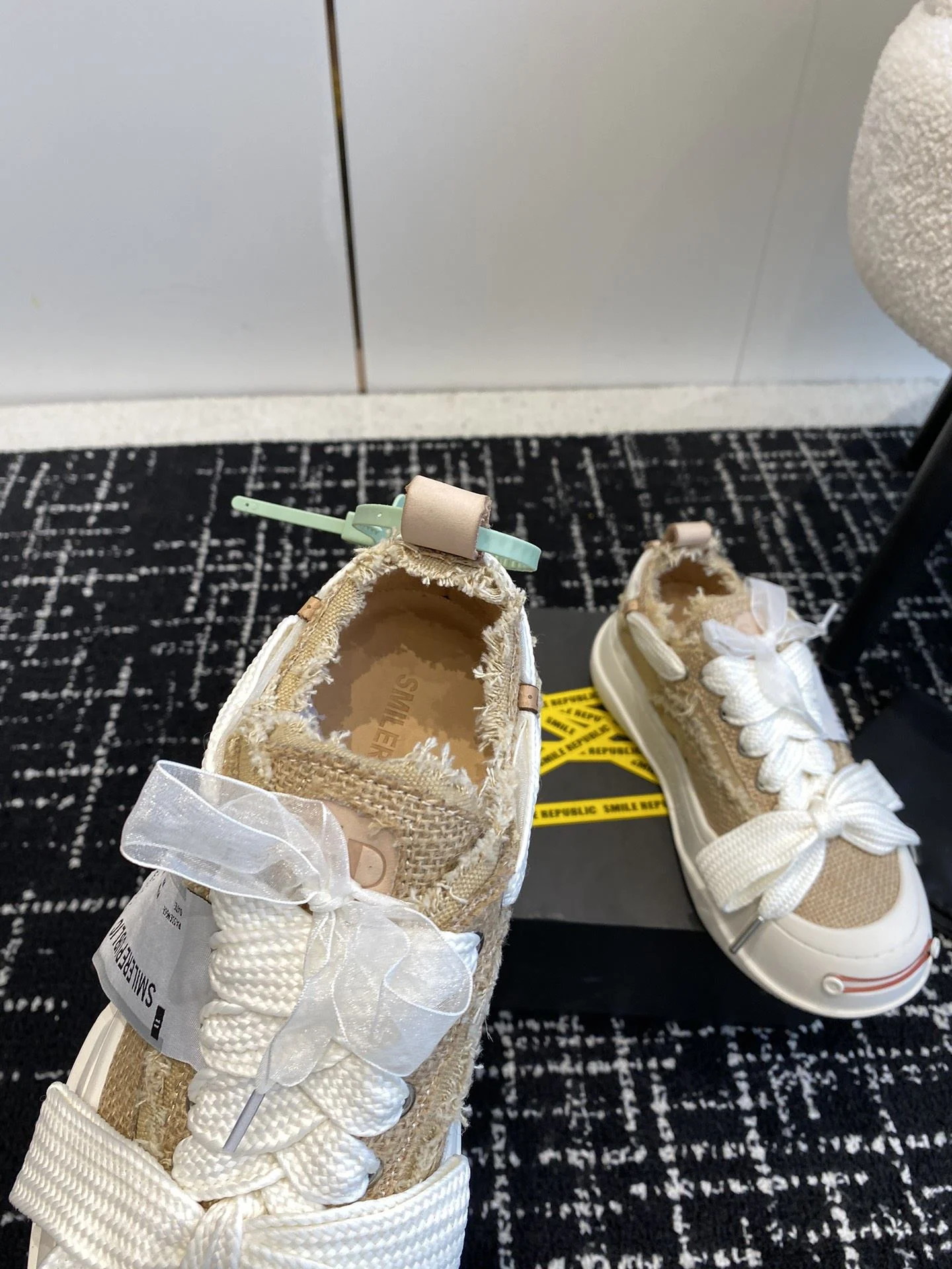Smilerepublic Shoes Sleek 7233
