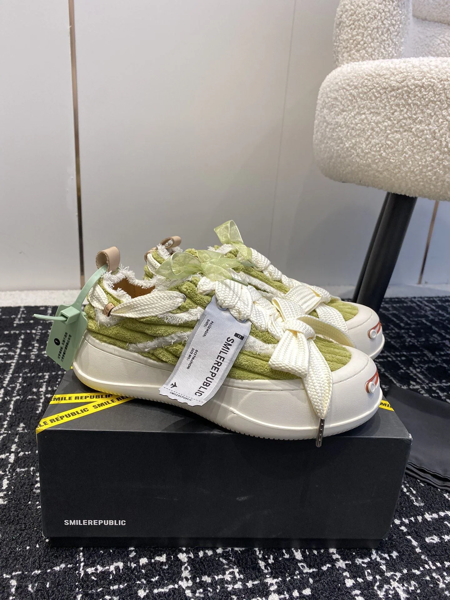 Smilerepublic Shoes Bright 7271