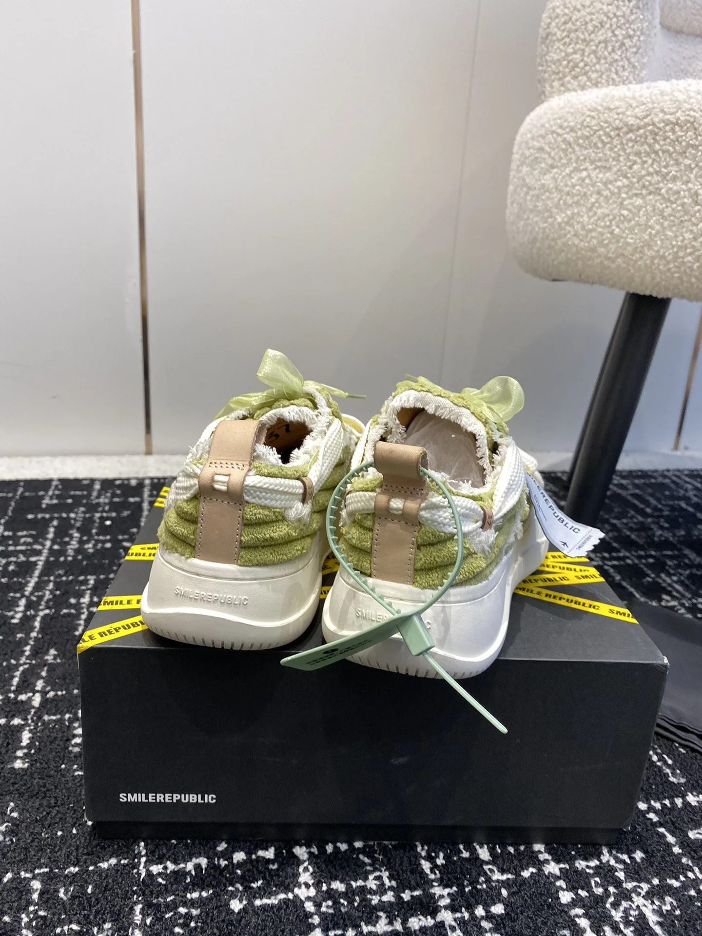 Smilerepublic Shoes Bright 7271
