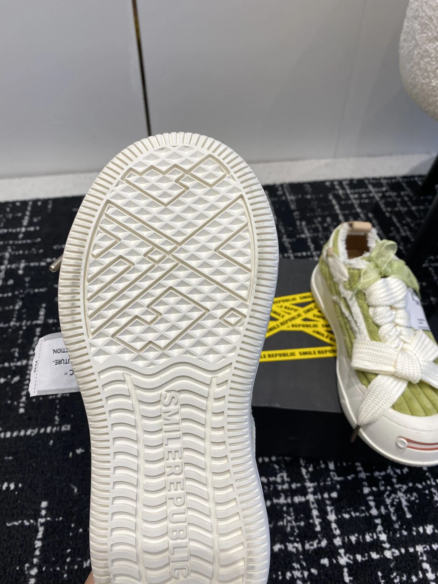 Smilerepublic Shoes Bright 7271