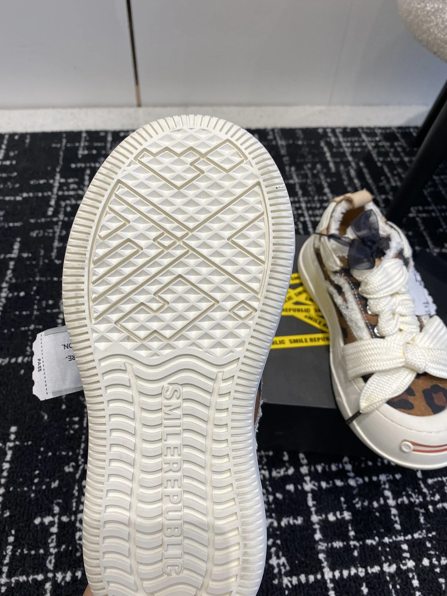 EasyCare Smilerepublic Shoes 7298