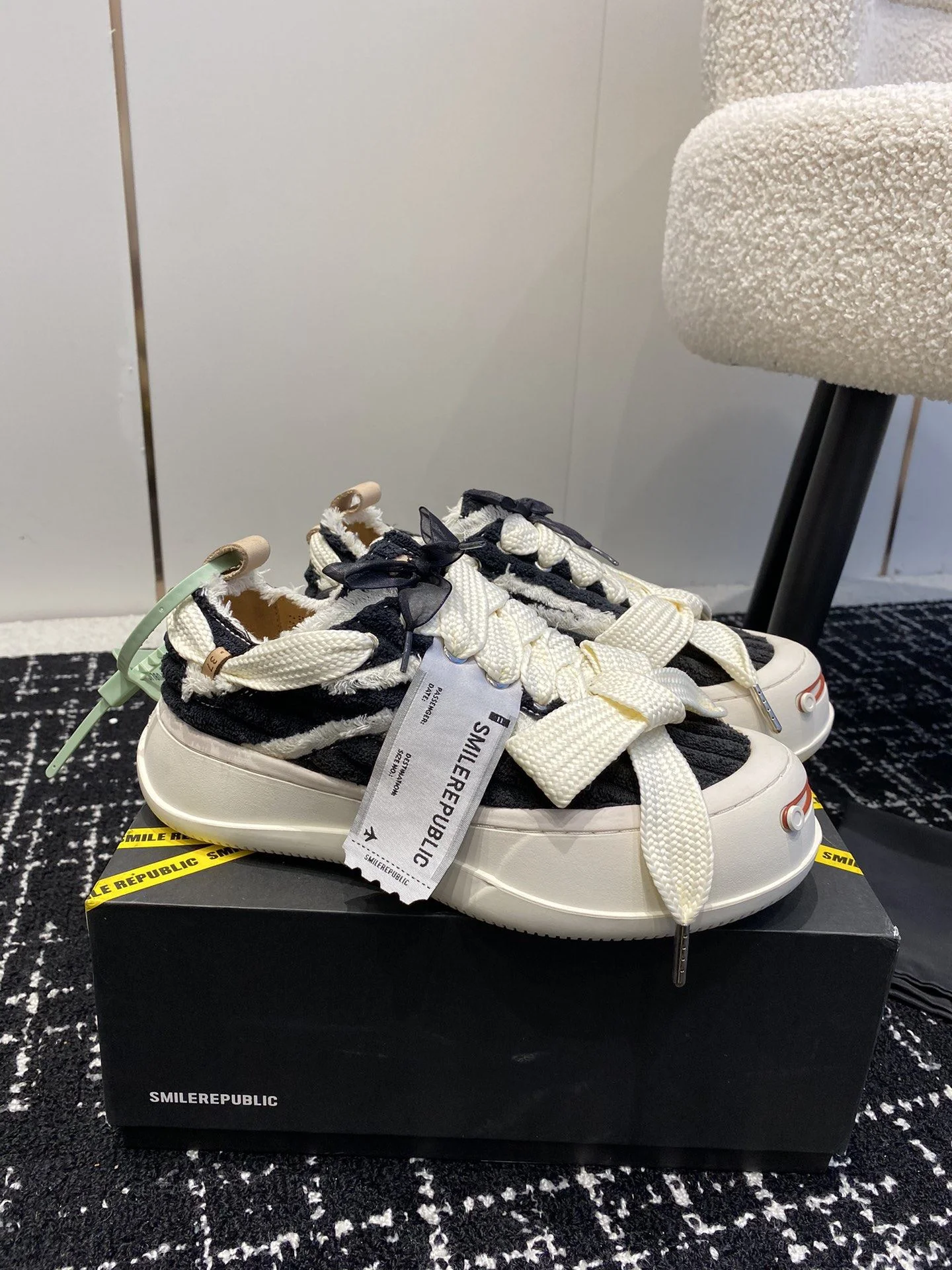 Smilerepublic Shoes HighPerformance 7261
