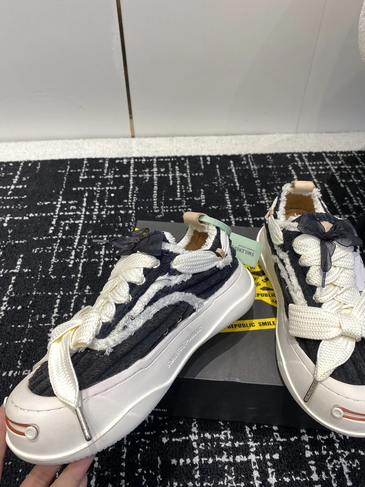 Smilerepublic Shoes HighPerformance 7261