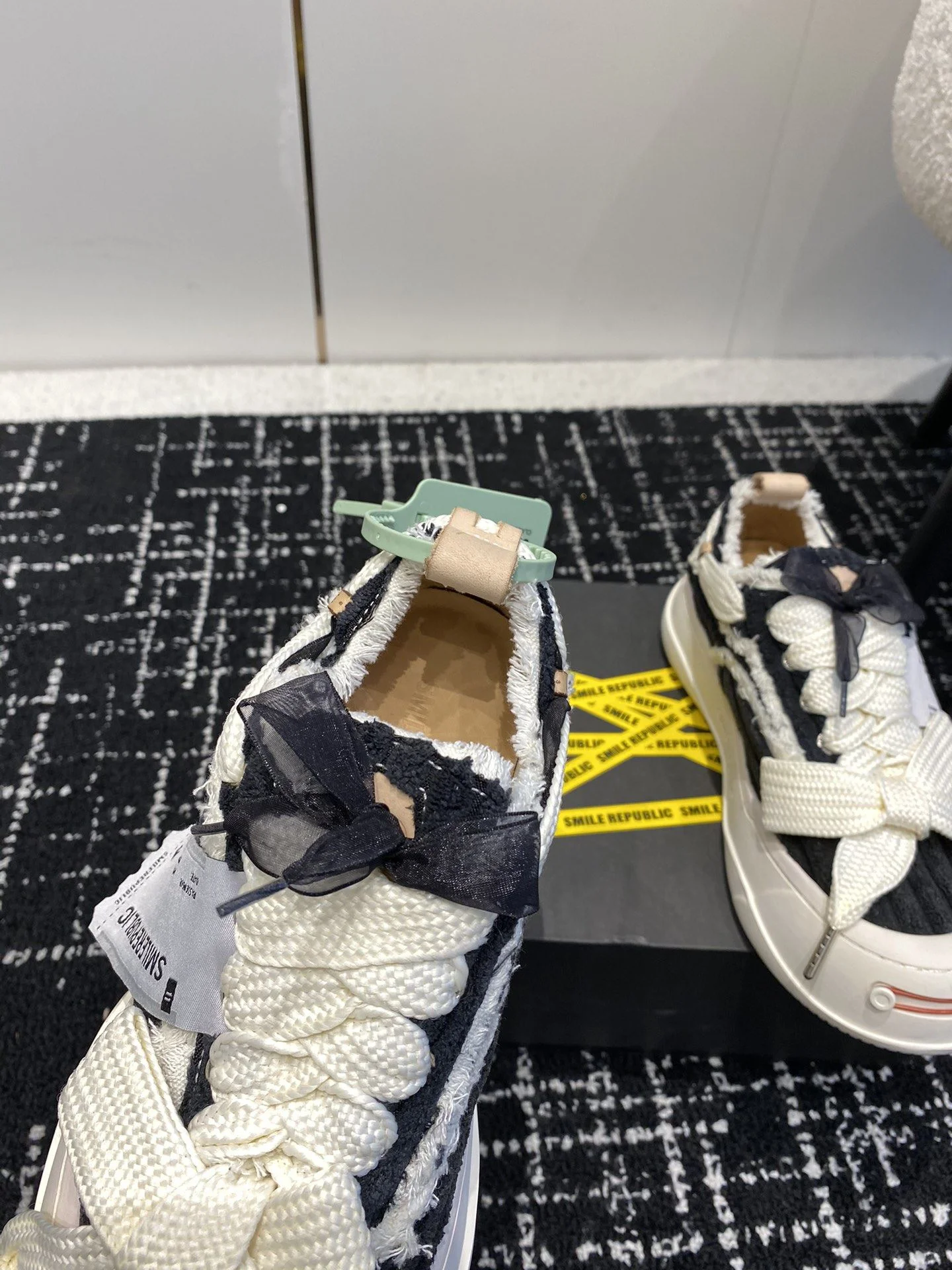 Smilerepublic Shoes HighPerformance 7261