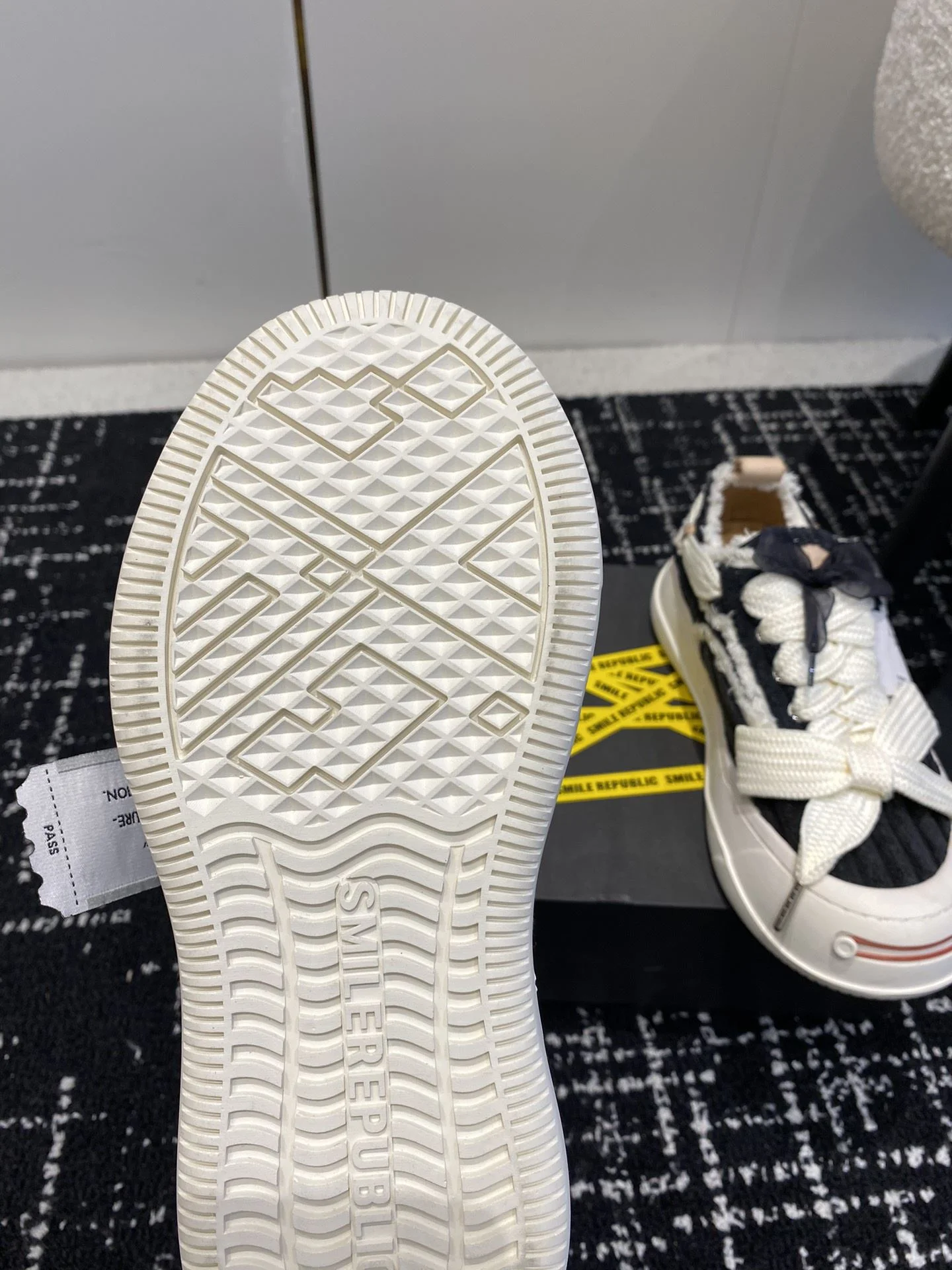 Smilerepublic Shoes HighPerformance 7261
