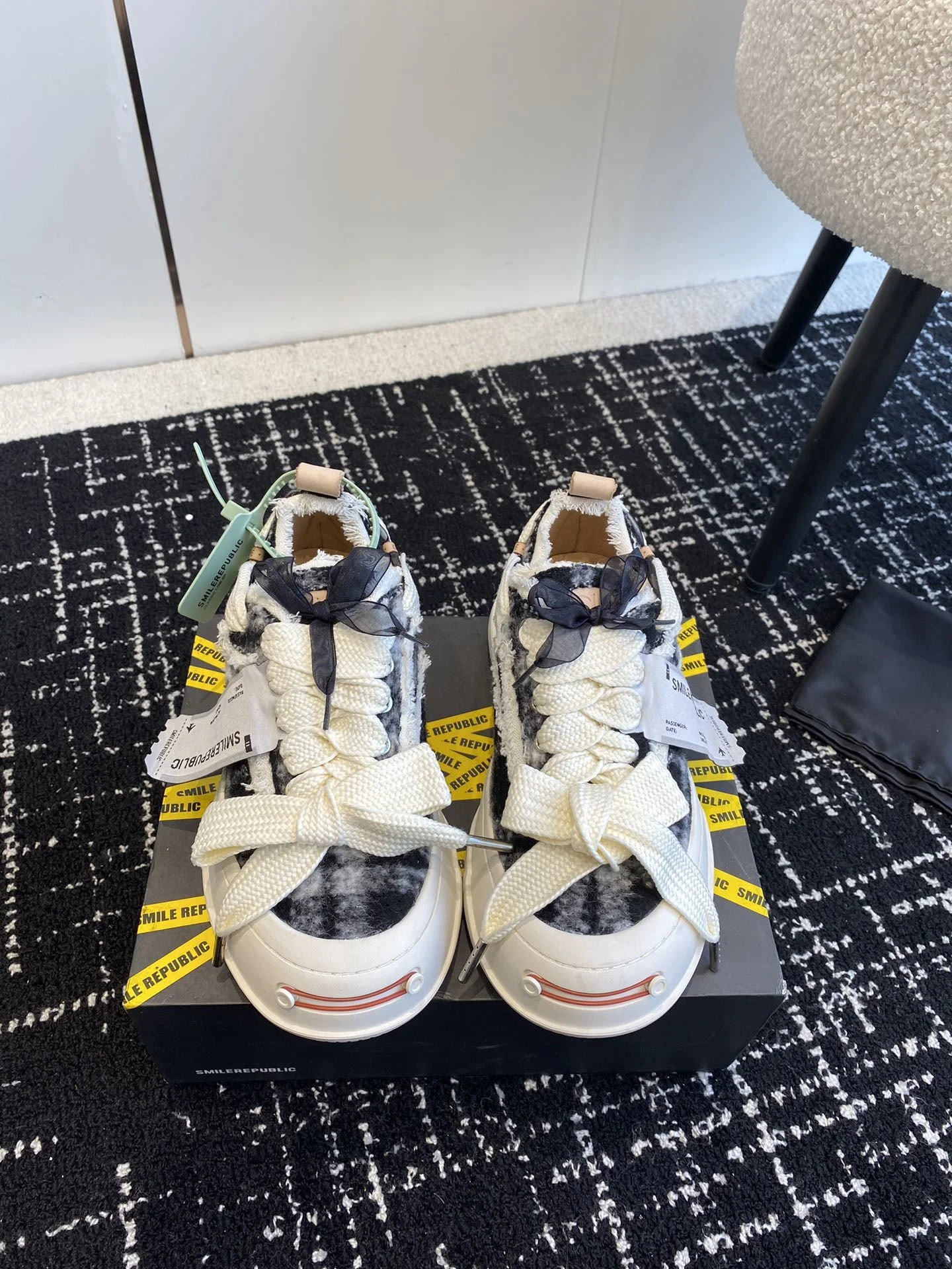Smilerepublic Shoes HighPerformance 7220