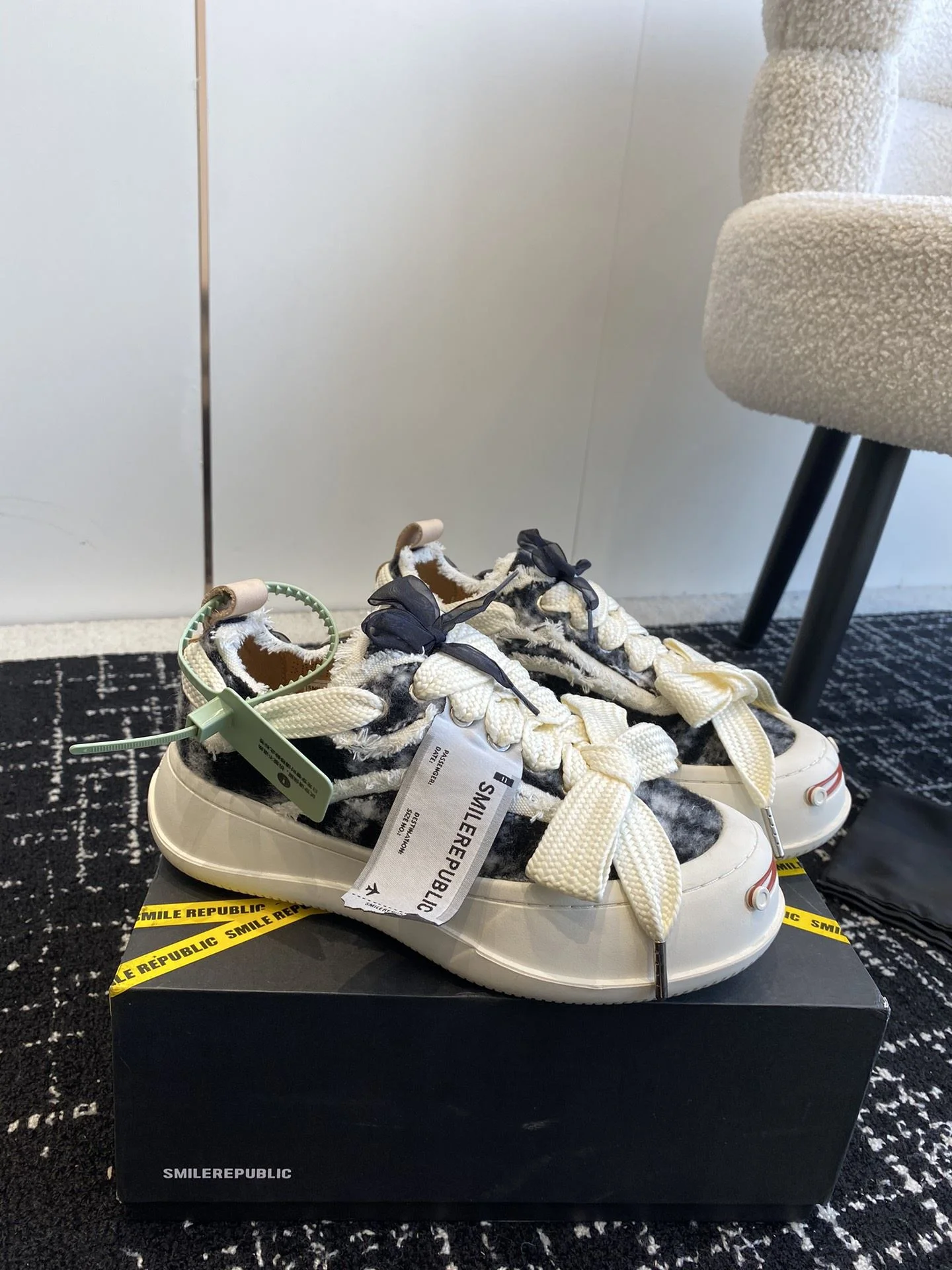 Smilerepublic Shoes HighPerformance 7220
