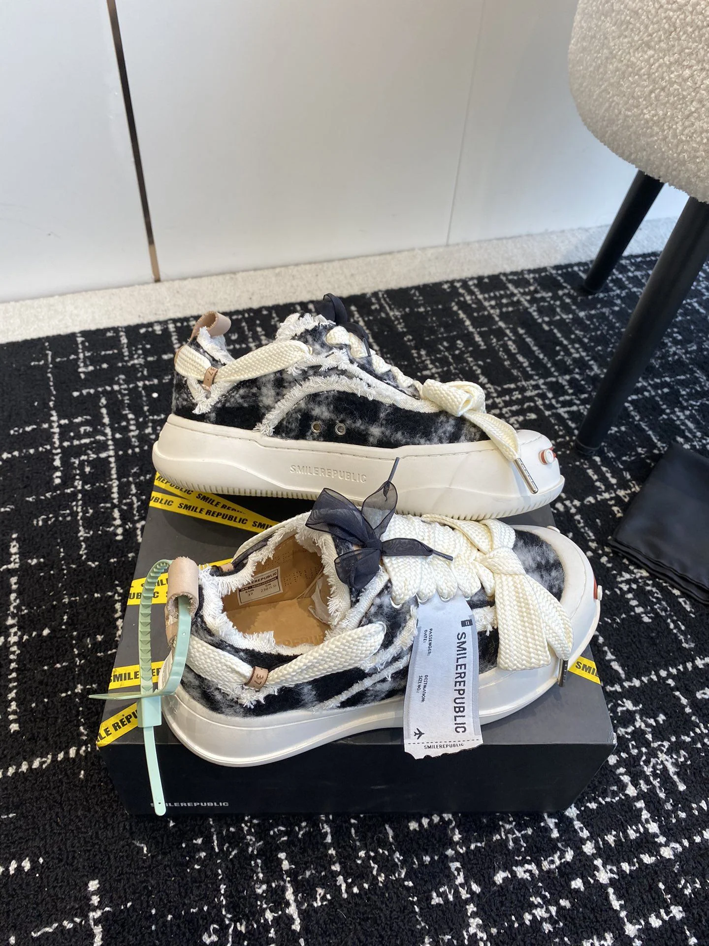 Smilerepublic Shoes HighPerformance 7220