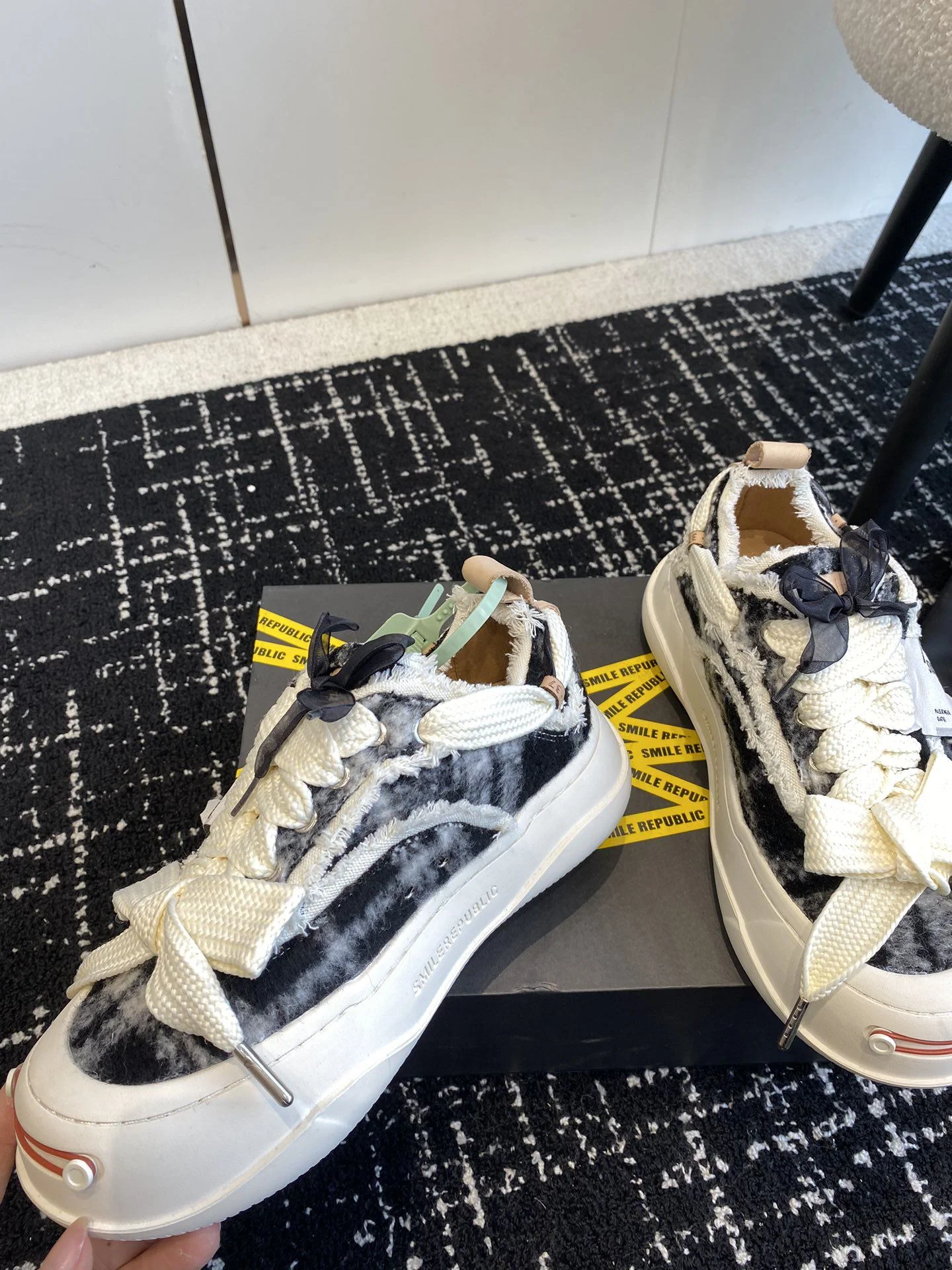 Smilerepublic Shoes HighPerformance 7220