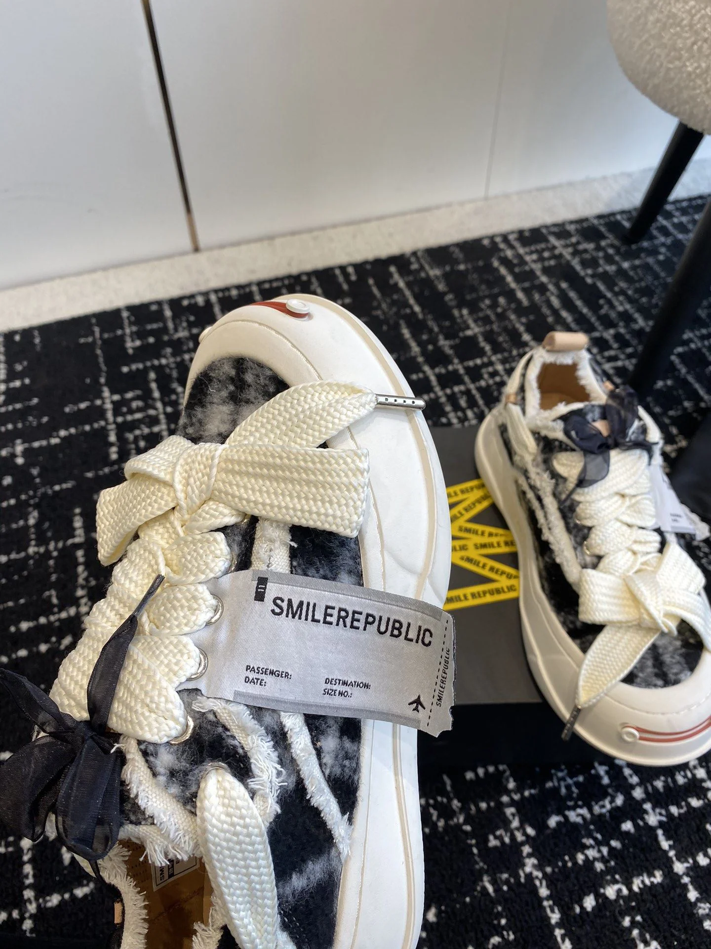 Smilerepublic Shoes HighPerformance 7220