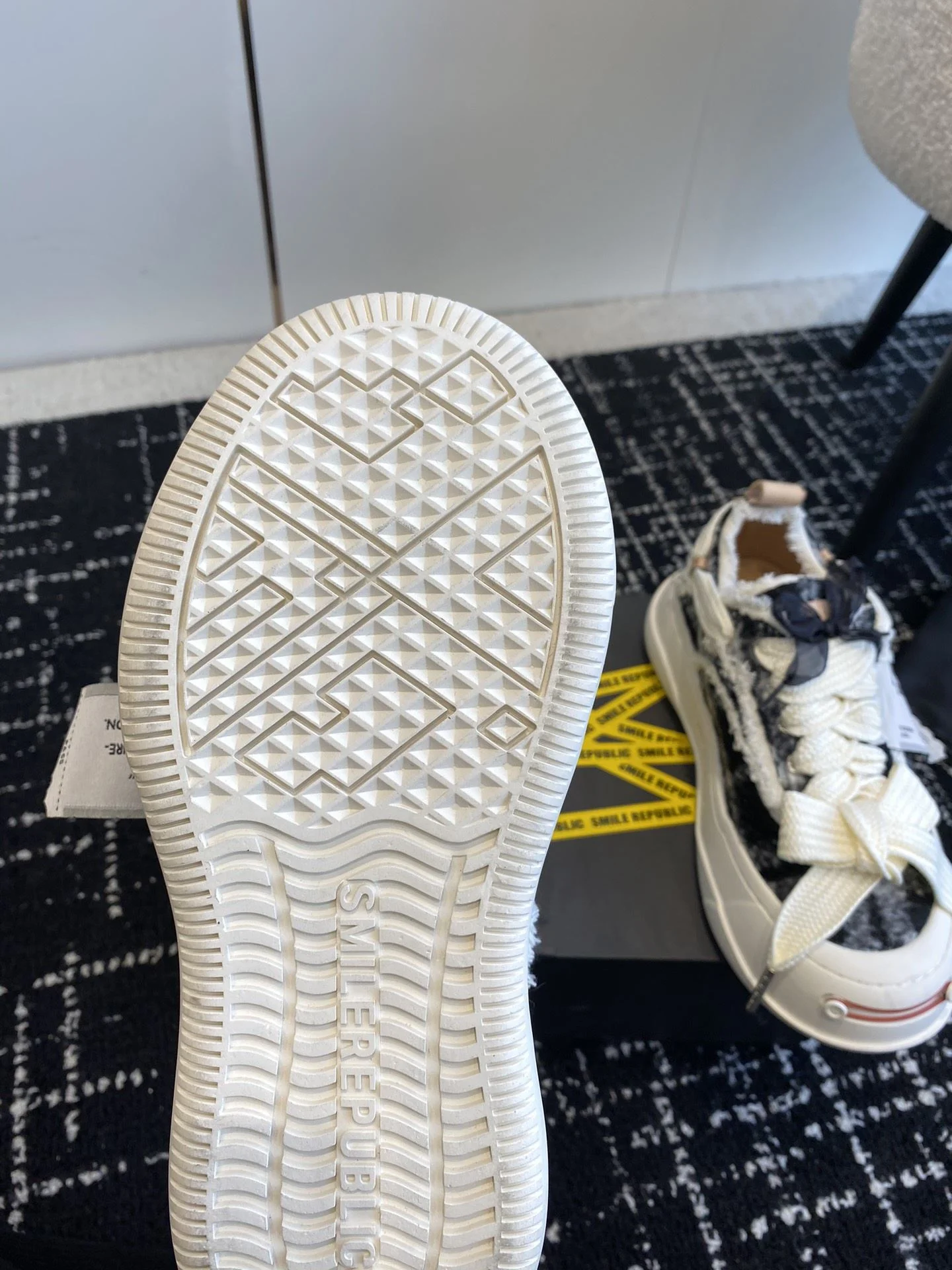 Smilerepublic Shoes HighPerformance 7220