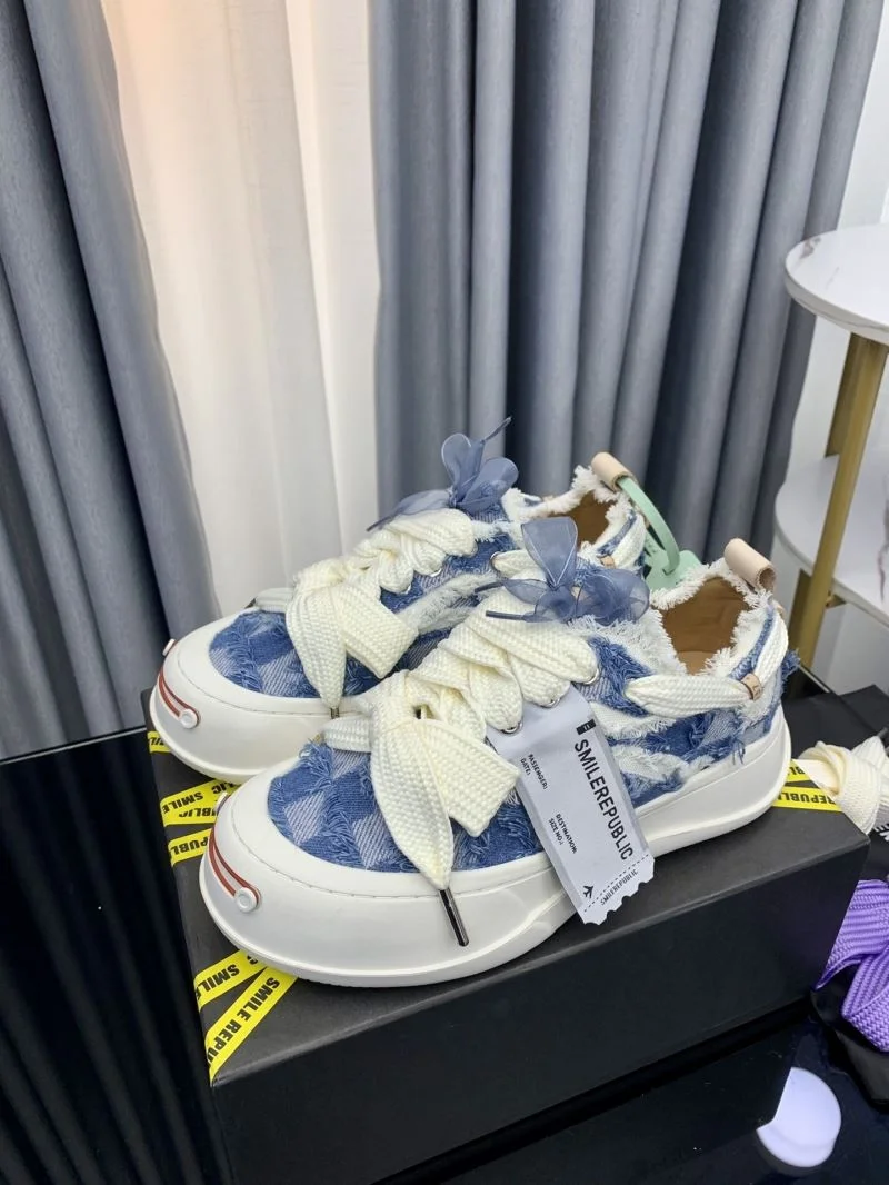 Smilerepublic Shoes Snug 8940
