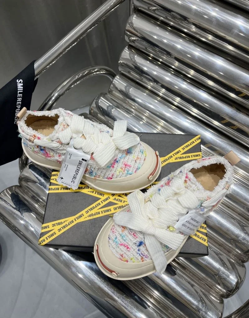 TechFriendly Smilerepublic Shoes 5820
