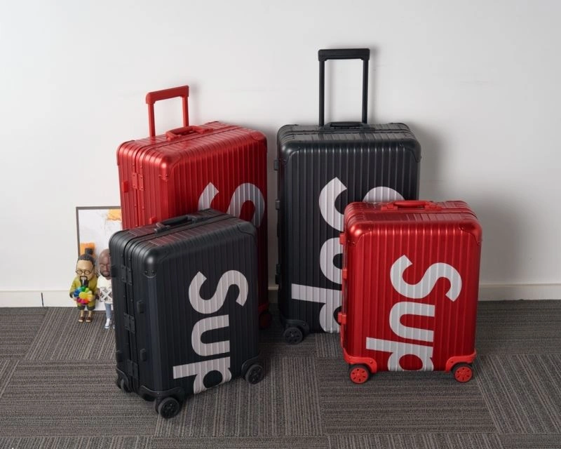 Unisex Supreme x Rimowa Suitcase 69332