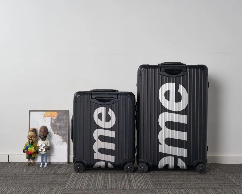 Unisex Supreme x Rimowa Suitcase 69332